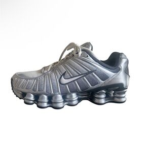 Nike Shox Sneakera Metallic Silver and White Sneakers